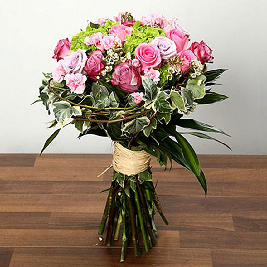 Bouquet of Roses Hydrangeas and Carnations: Hydrangeas Bouquets