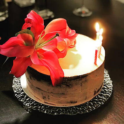 Fresh Floral Chocolate Cake: Fondant Cakes
